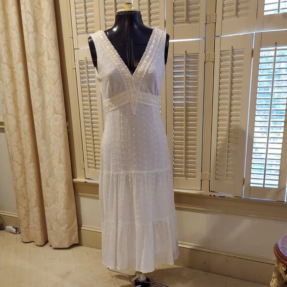 White Eyelet V-neck Beachy Casual Gauze Dress Size 4 Dressbarn - Picture 1 of 9
